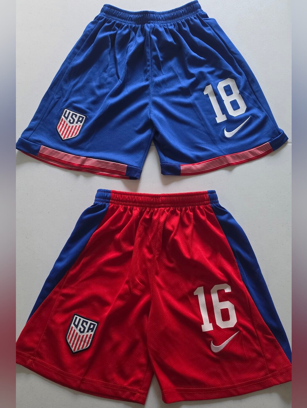 2 kids soccer shorts USA team size Small